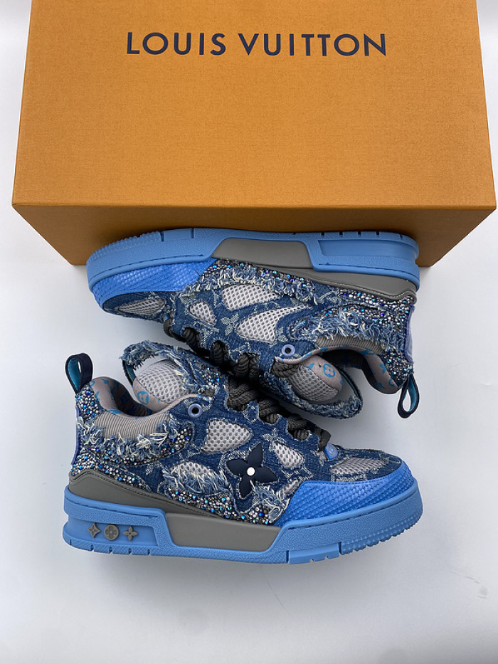 L0VT SNEAKER