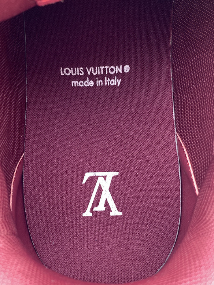 L0VT SNEAKER