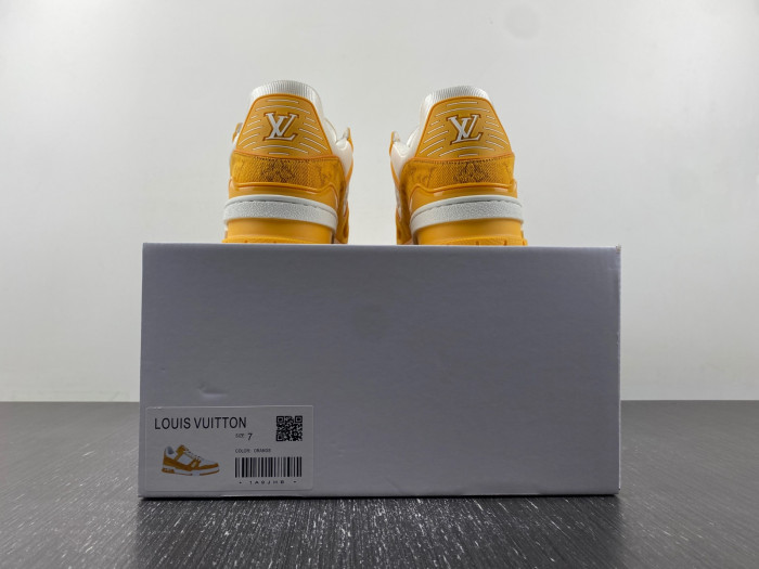 L0VT SNEAKER