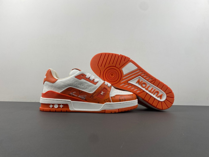 L0VT SNEAKER