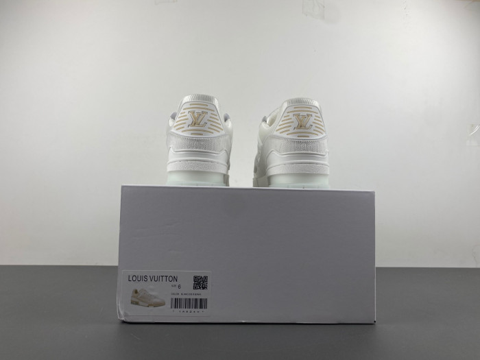 L0VT SNEAKER