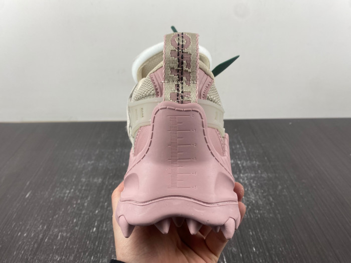 OFW SNEAKER
