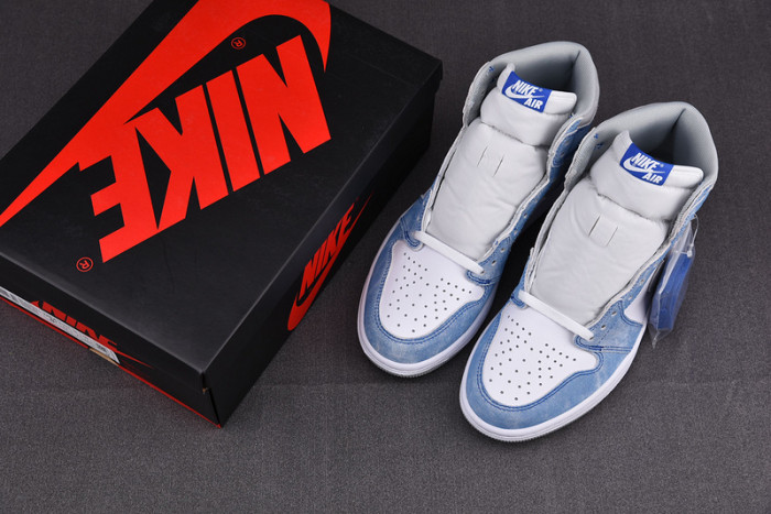 Air Jordan 1 High OG Hyper Royal  555088-402